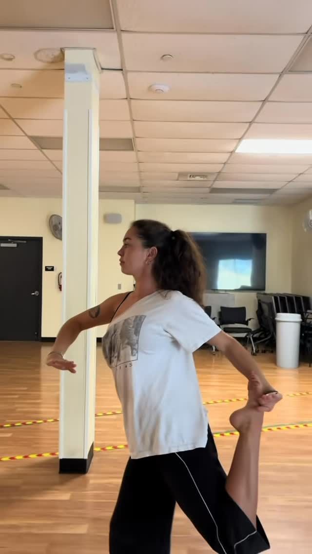 WHAT'S UP HOLLAAAAAAA